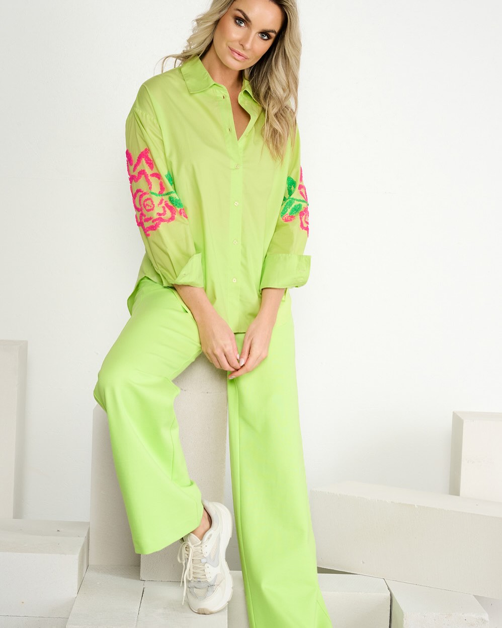 K-design - Oversized blouse met rozen (A750Sharp green) - What Els!