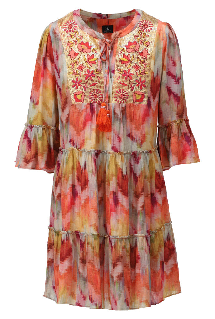 K-design - Mini boho dress met print, volants en lovertjes (A507P932) - What Els!