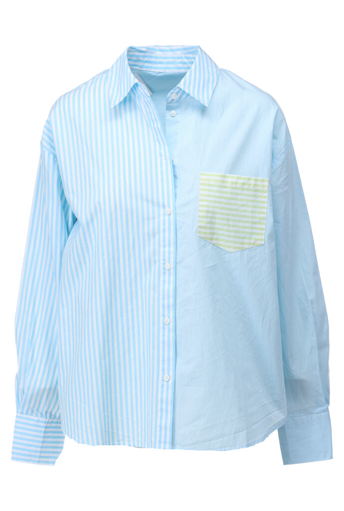 K-design - Gestreepte blouse met zakje (A756Blue stripe mix) - What Els!