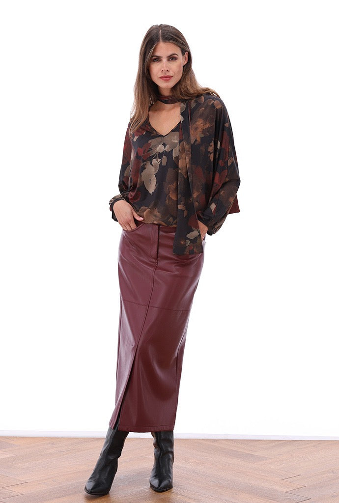 K-Design - V-hals top met sjaaltje & design (B126)