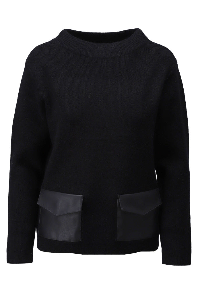 Pull met lederlook zakjes - D843L