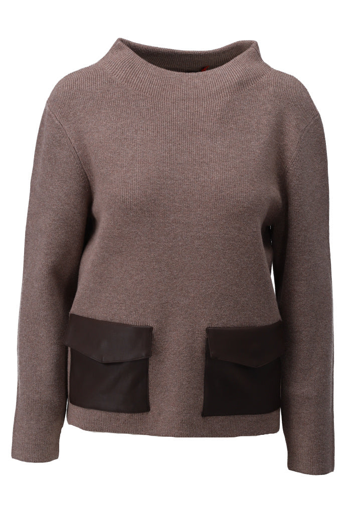 Pull met lederlook zakjes - D843L