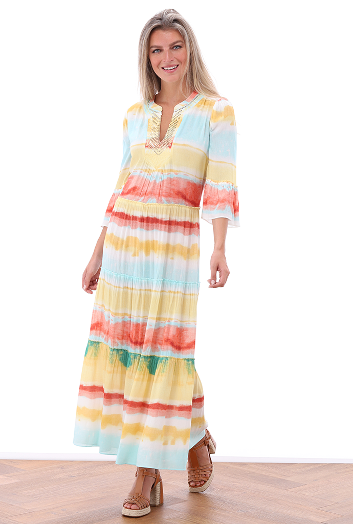 K-design - Maxi boho dress met print, volants, borduursel, lovertjes en stoffen riem (A504P929) - What Els!