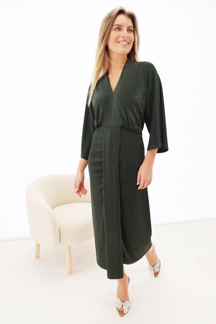 K-design - Midi dress met V-hals en plooi (Y402) - What Els!