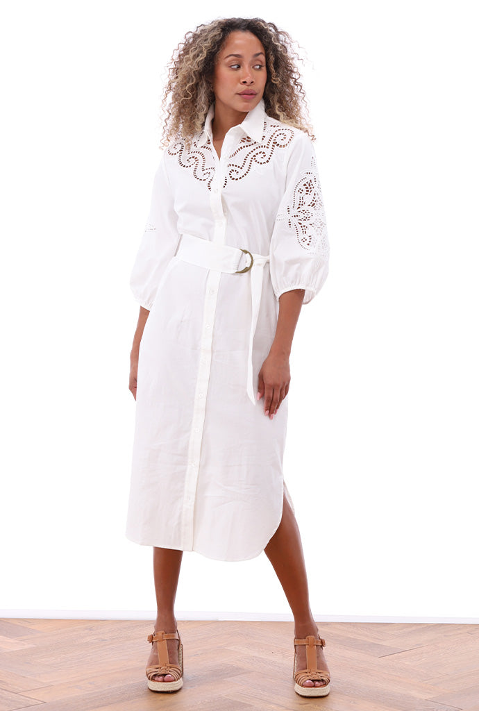 K-design - Maxi dress met borduursel en stoffen riem (A760White) - What Els!