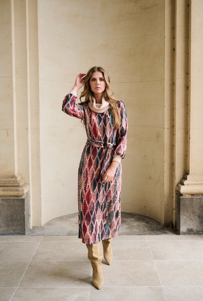K-design - Maxi dress met print, rolkraag en stoffen riem - What Els!