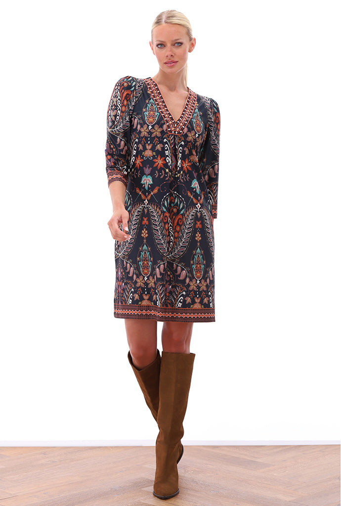 K-design - Mini dress met print, V-hals en kralen - What Els!