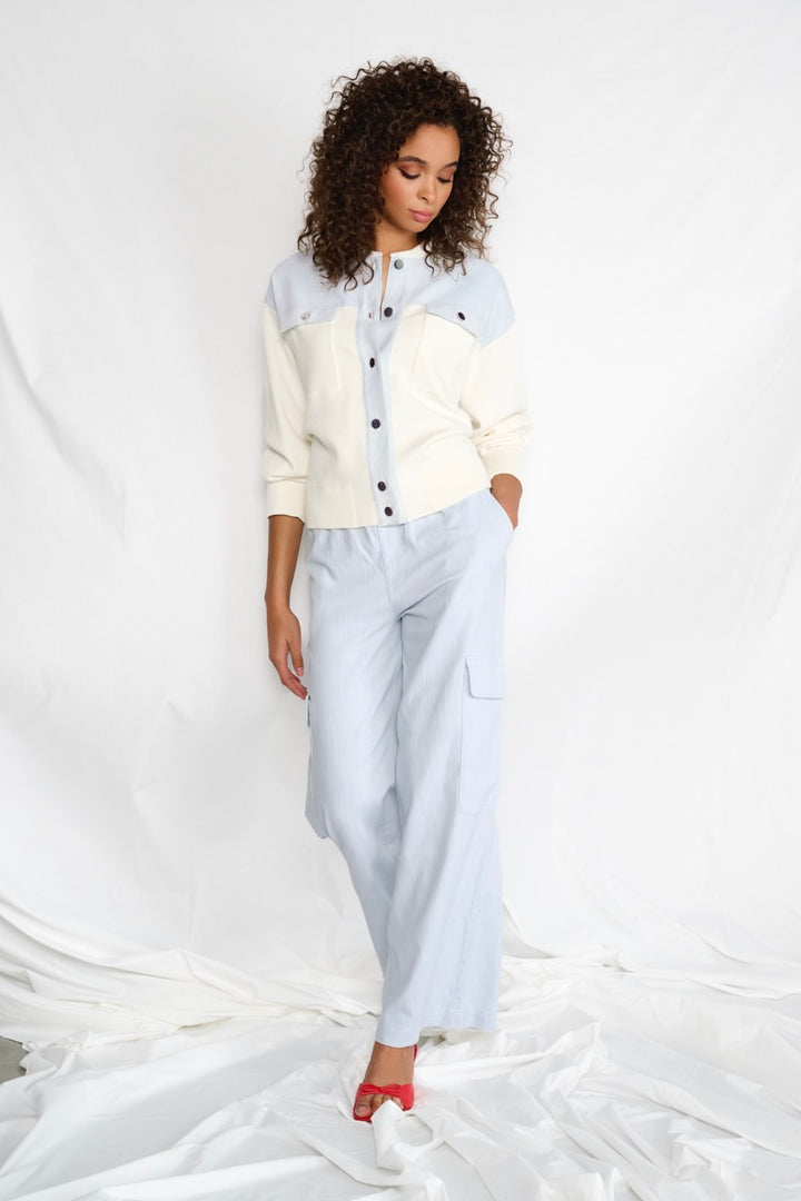 K-design - Cargo broek met plooi in jeans look (A732Light blue jeans) - What Els!