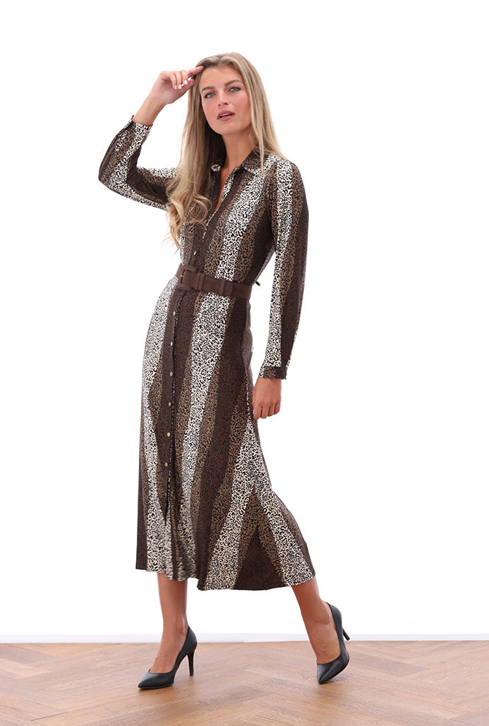 K-design - Maxi dress met print, knopen en bijpassende riem - What Els!