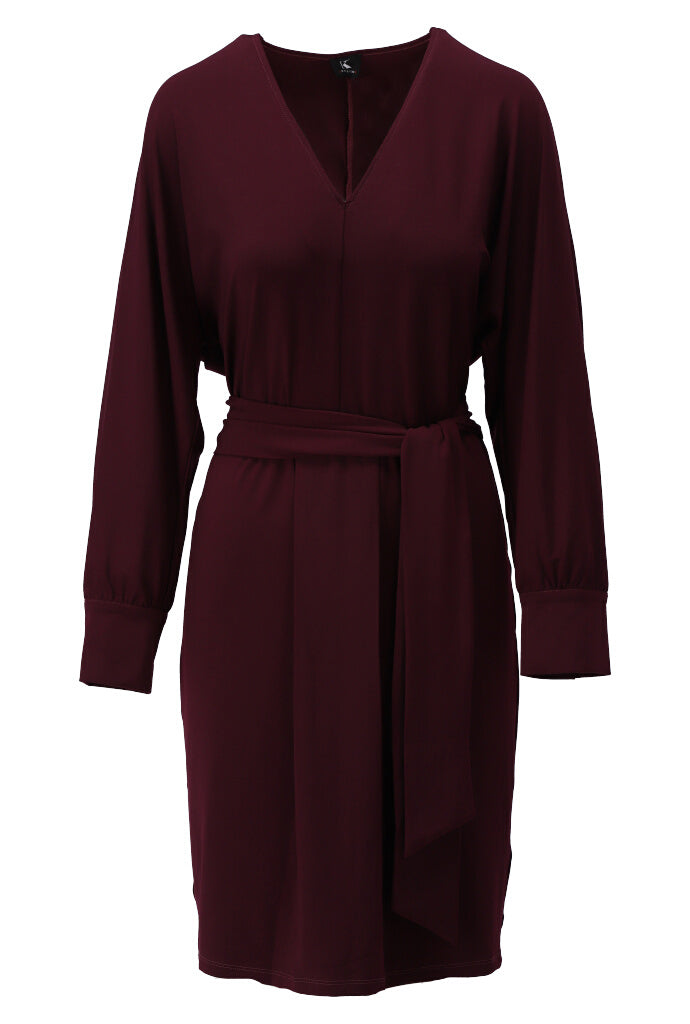 K-design - Effen midi dress met V-hals, plooi en stoffen riem - What Els!