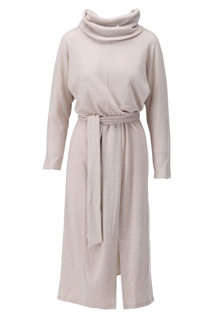 K-design - Effen maxi dress met rolkraag, split en stoffen riem - What Els!