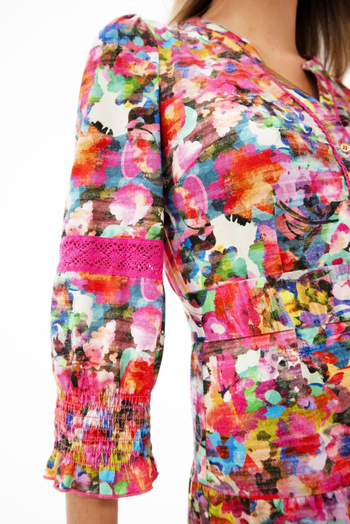 K-design - Mini dress met fluoprint, kant, volant en stoffen riem (Y233) - What Els!