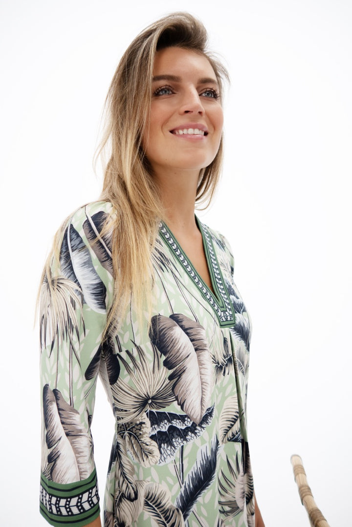 K-design - Mini dress met botanische print, V-hals en zakjes (Y251) - What Els!