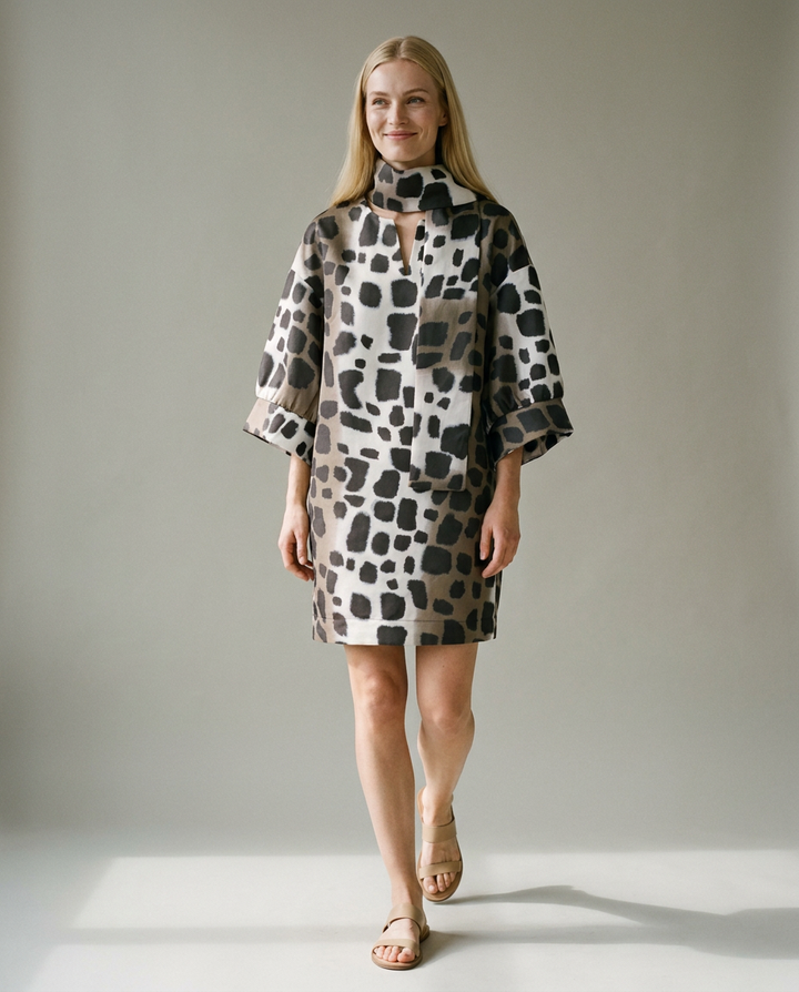K-design — Jurk met sjaaltje & print studio P147