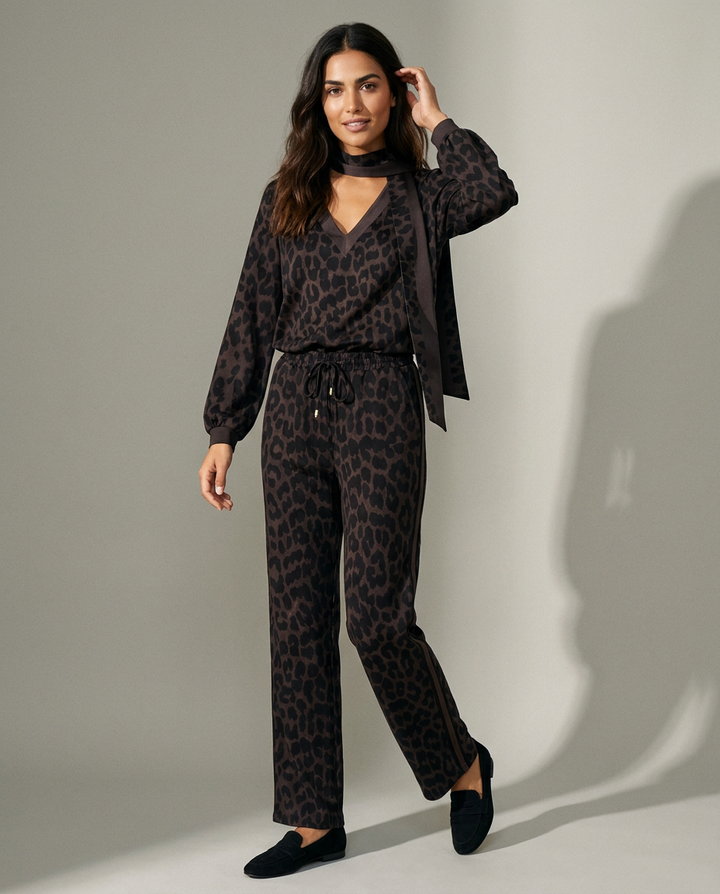 K-design — V hals top met sjaaltje & luipaardprint studio look P161