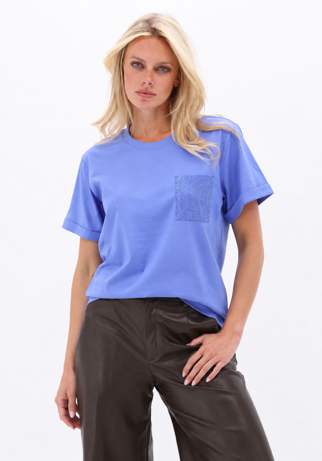 K-design - T-shirt met strass zakje (A793Ecru) — campagnebeeld LAVENDER