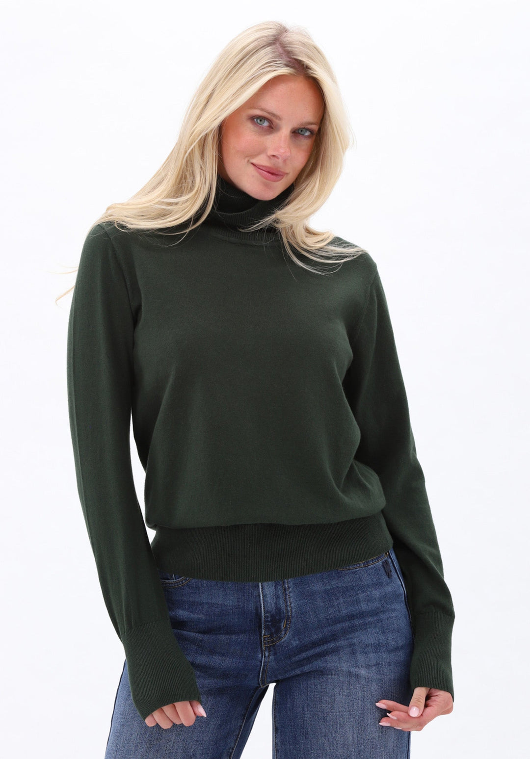 K-Design - Pull met rolkraag (B873) — campagnebeeld DEEPFOREST3
