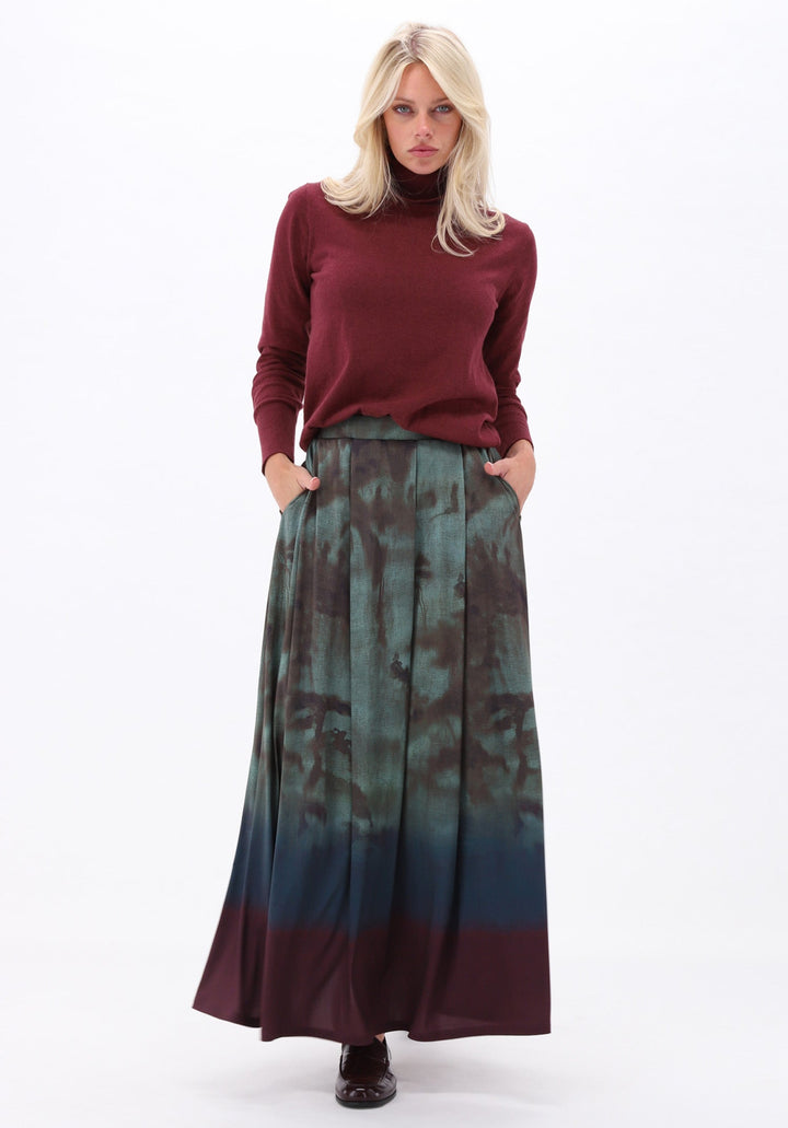 K-Design - Pull met rolkraag (B873) — campagnebeeld MAROON