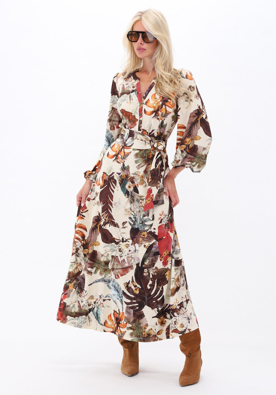K-design — Maxi jurk met design — campagnebeeld P171