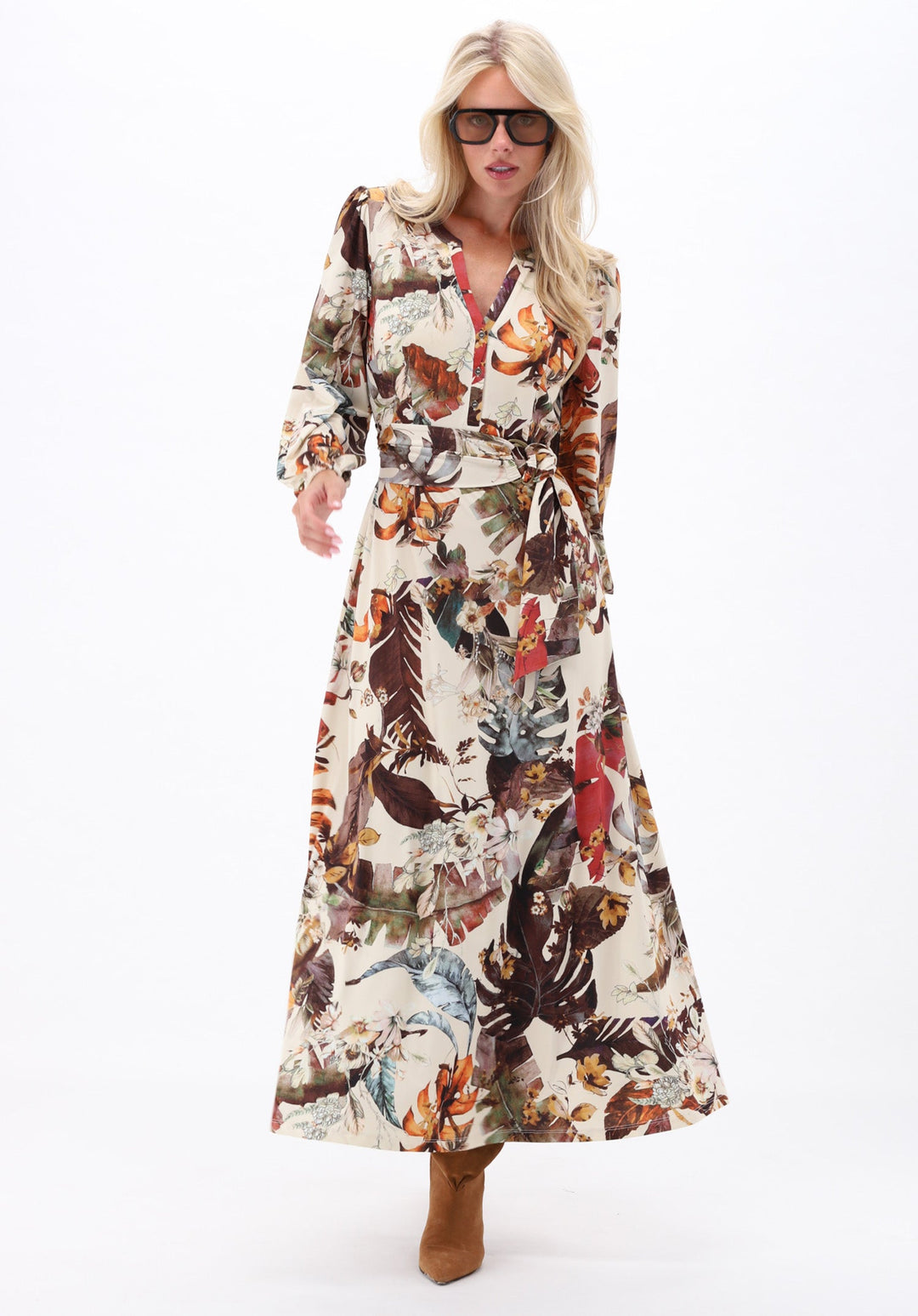 K-design — Maxi jurk met design — campagnebeeld P171