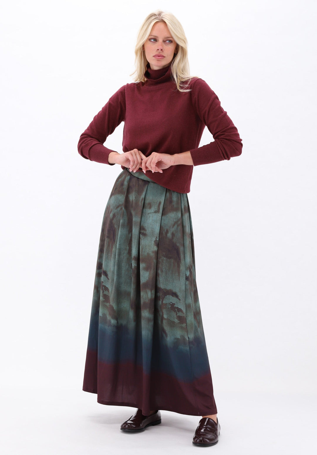 K-design — Maxi rok met print — campagnebeeld P172