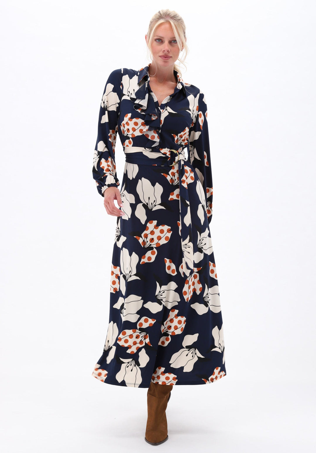 K-design — Maxi jurk met ruche & bloemenprint — campagnebeeld P151