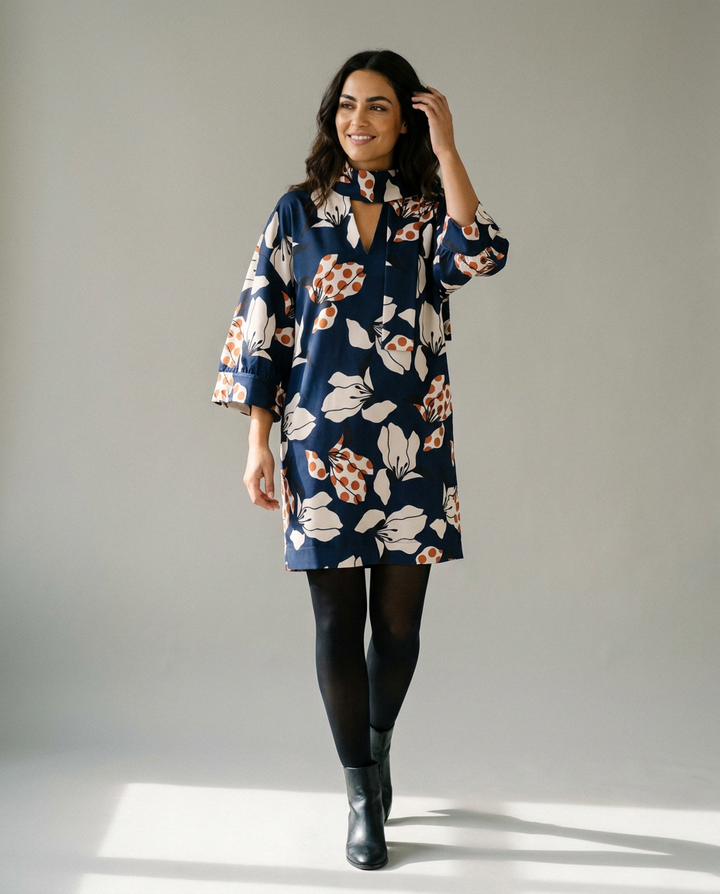 K-design — Jurk met sjaaltje & bloemenprint studio