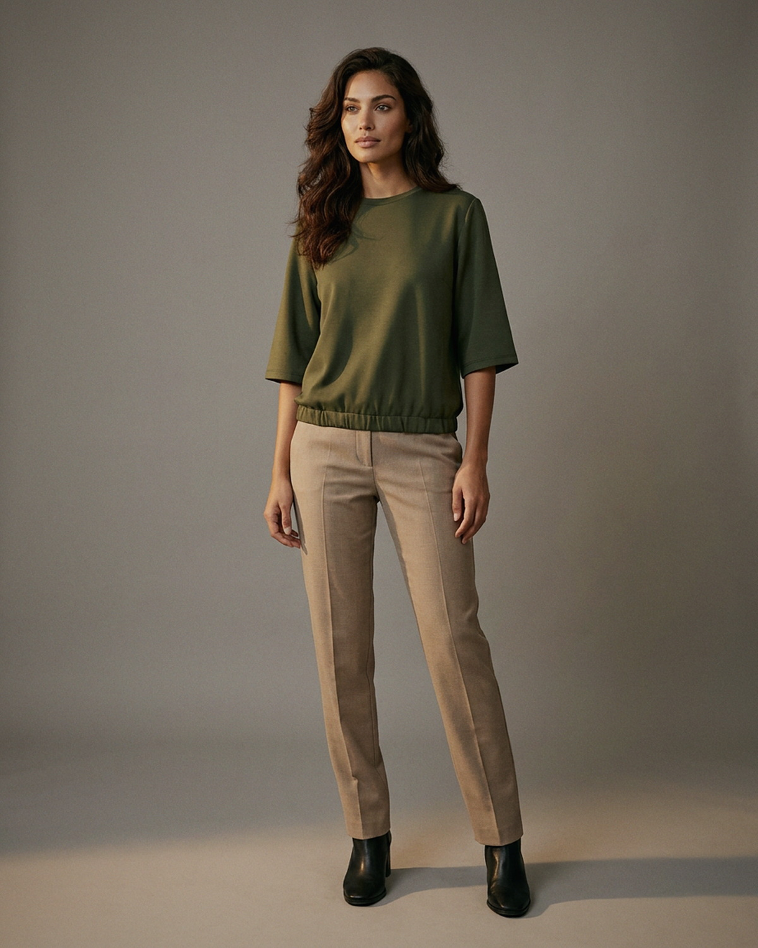 You're My Lobster — Soft touch top met ronde hals studio Dark Olive