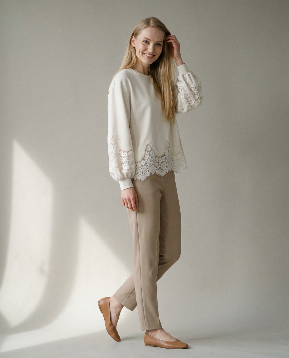 You're My Lobster — Top ronde hals met kant studio Egret