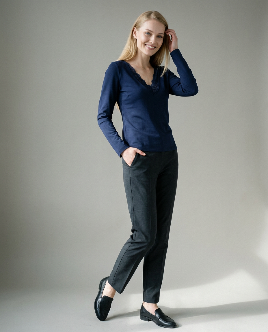 You're My Lobster — V hals top met kant studio Navy blazer