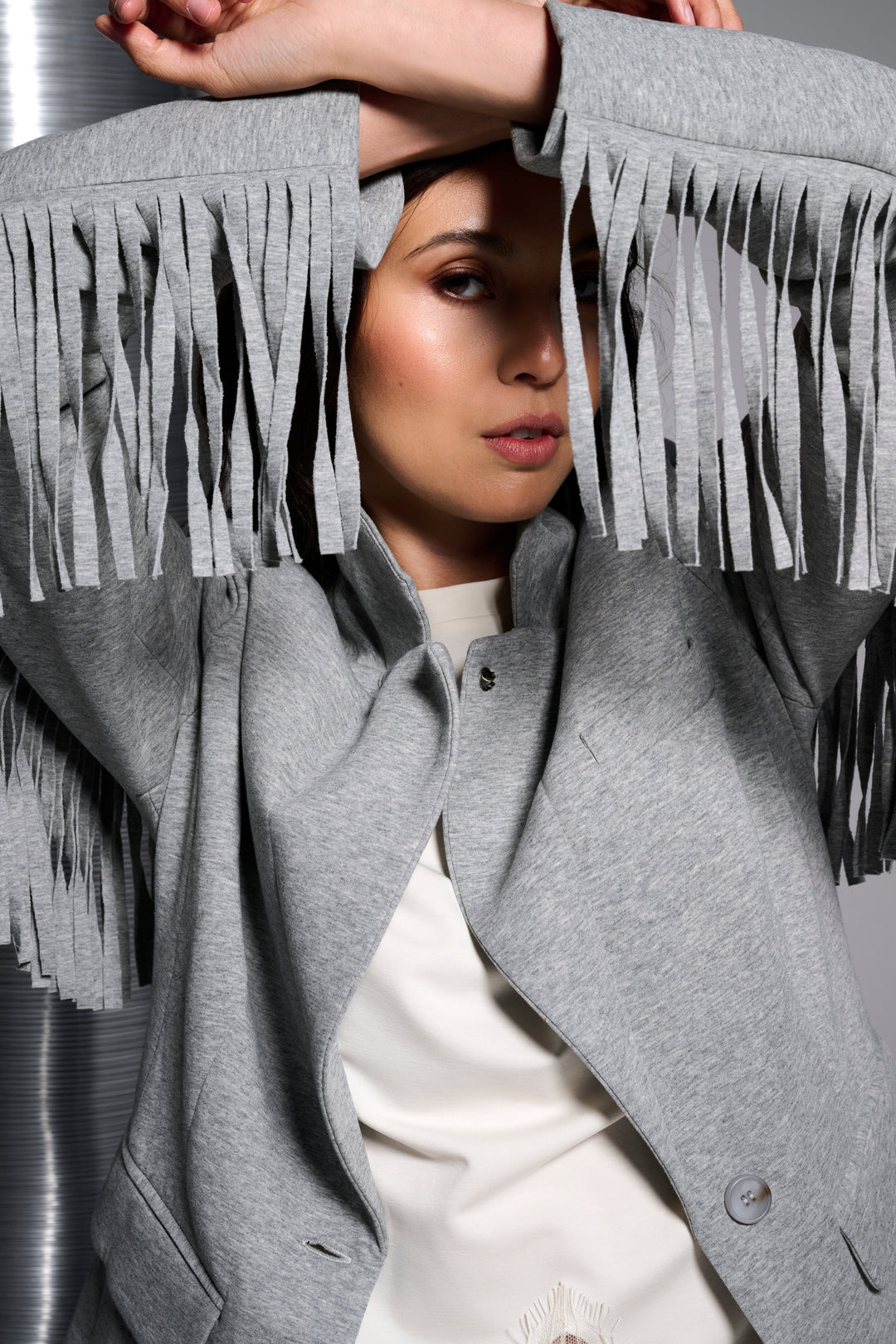 You're My Lobster — Blazer met franjes — campagnebeeld grey melange