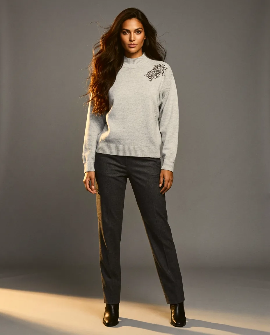 You're My Lobster — Gebreide pullover met opstaande kraag & strass studio Nimbus Cloud