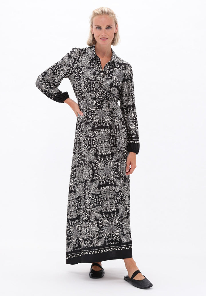 You're My Lobster — Maxi jurk met paisley print — campagnebeeld P152