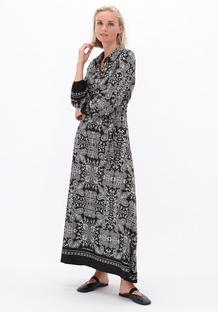 You're My Lobster — Maxi jurk met paisley print — campagnebeeld P152