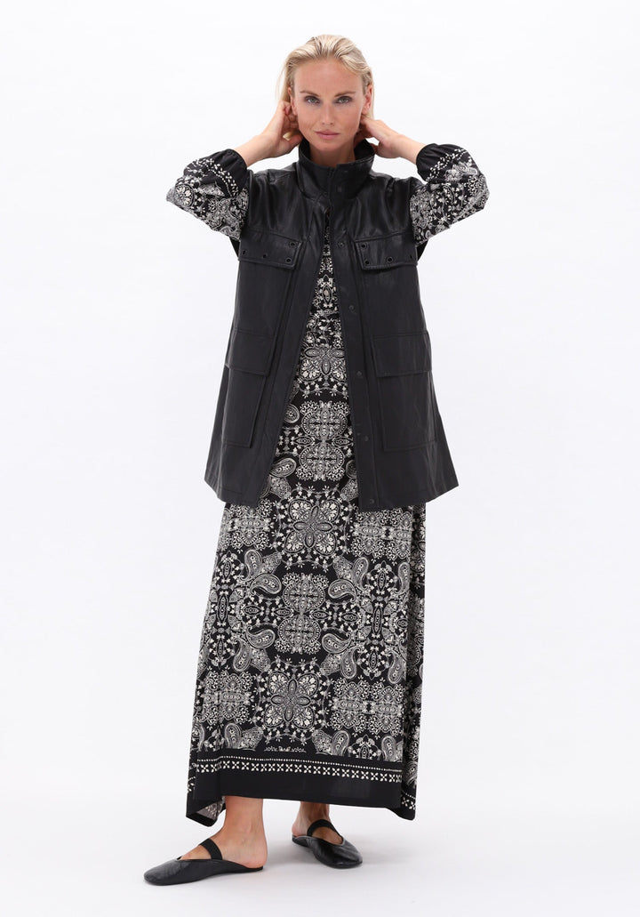 You're My Lobster — Maxi jurk met paisley print — campagnebeeld P152