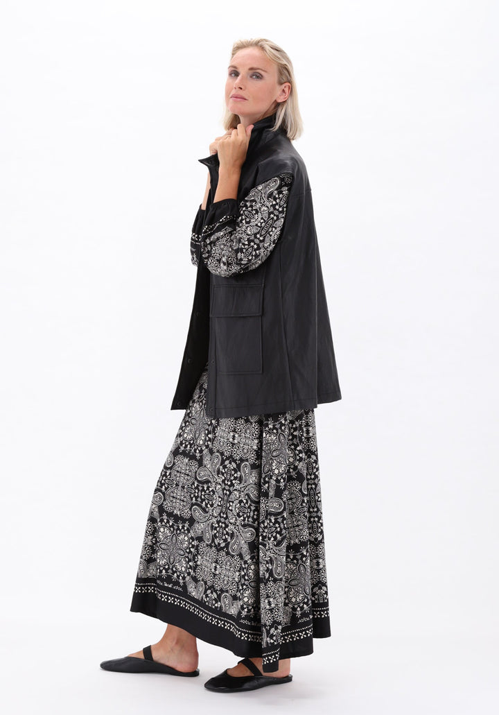 You're My Lobster — Maxi jurk met paisley print — campagnebeeld P152