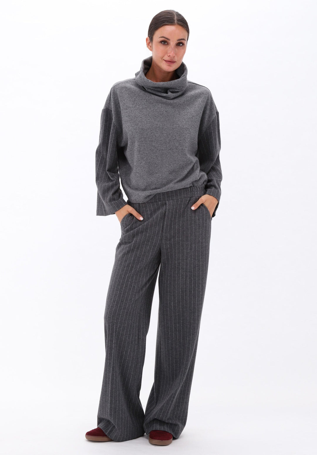 You're My Lobster — Broek met krijtstreep — campagnebeeld GREY16