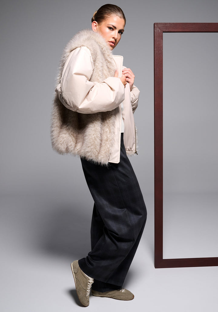 You're My Lobster — Broek met krijtstreep & plooien — campagnebeeld BLACK