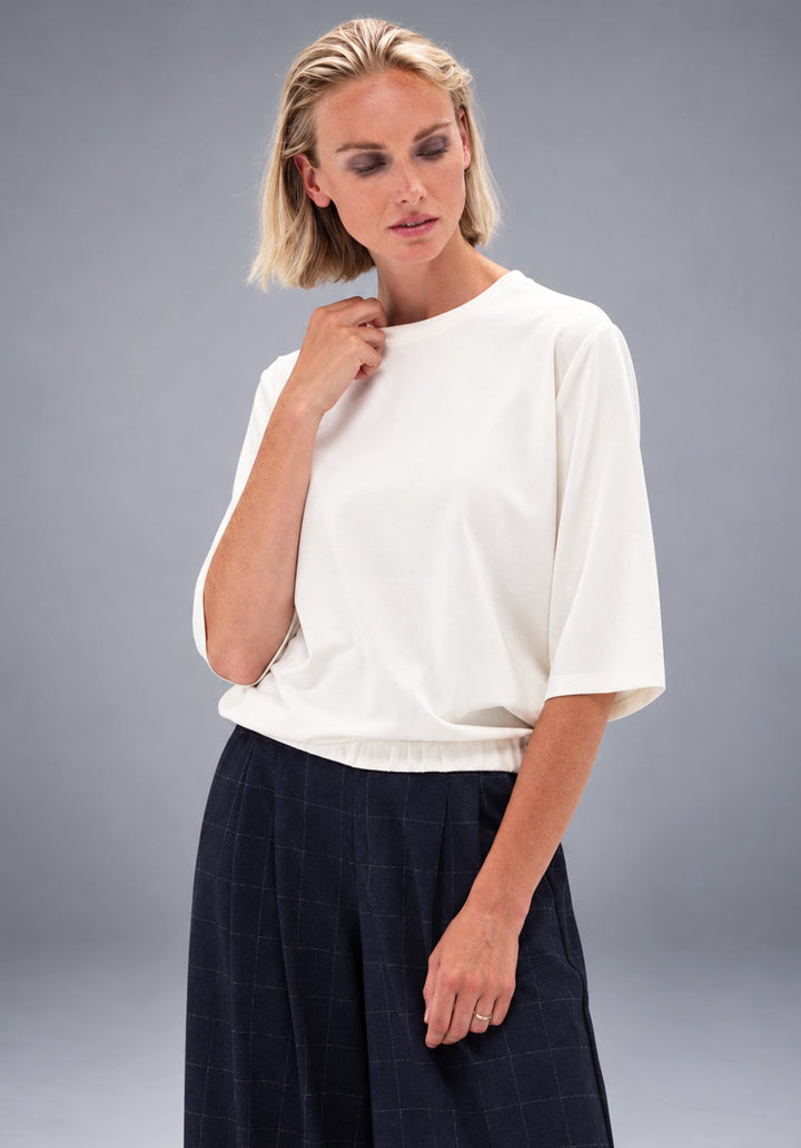 You're My Lobster — Broek met krijtstreep & plooien — campagnebeeld DARKBLUE