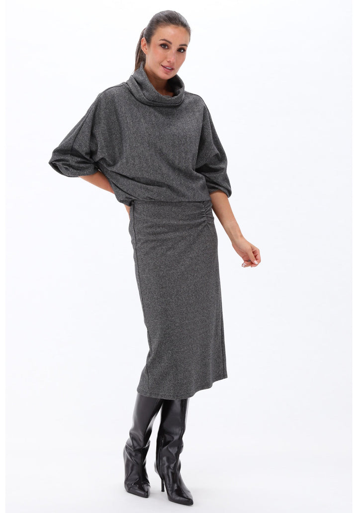You're My Lobster — Soft touch midi jurk met rolkraag (Grey) — campagnebeeld DARKGREYMELANGE5