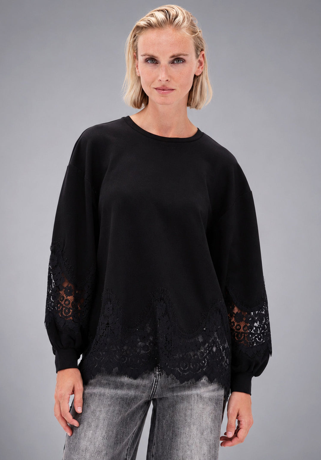You're My Lobster — Top ronde hals met kant — campagnebeeld BLACK