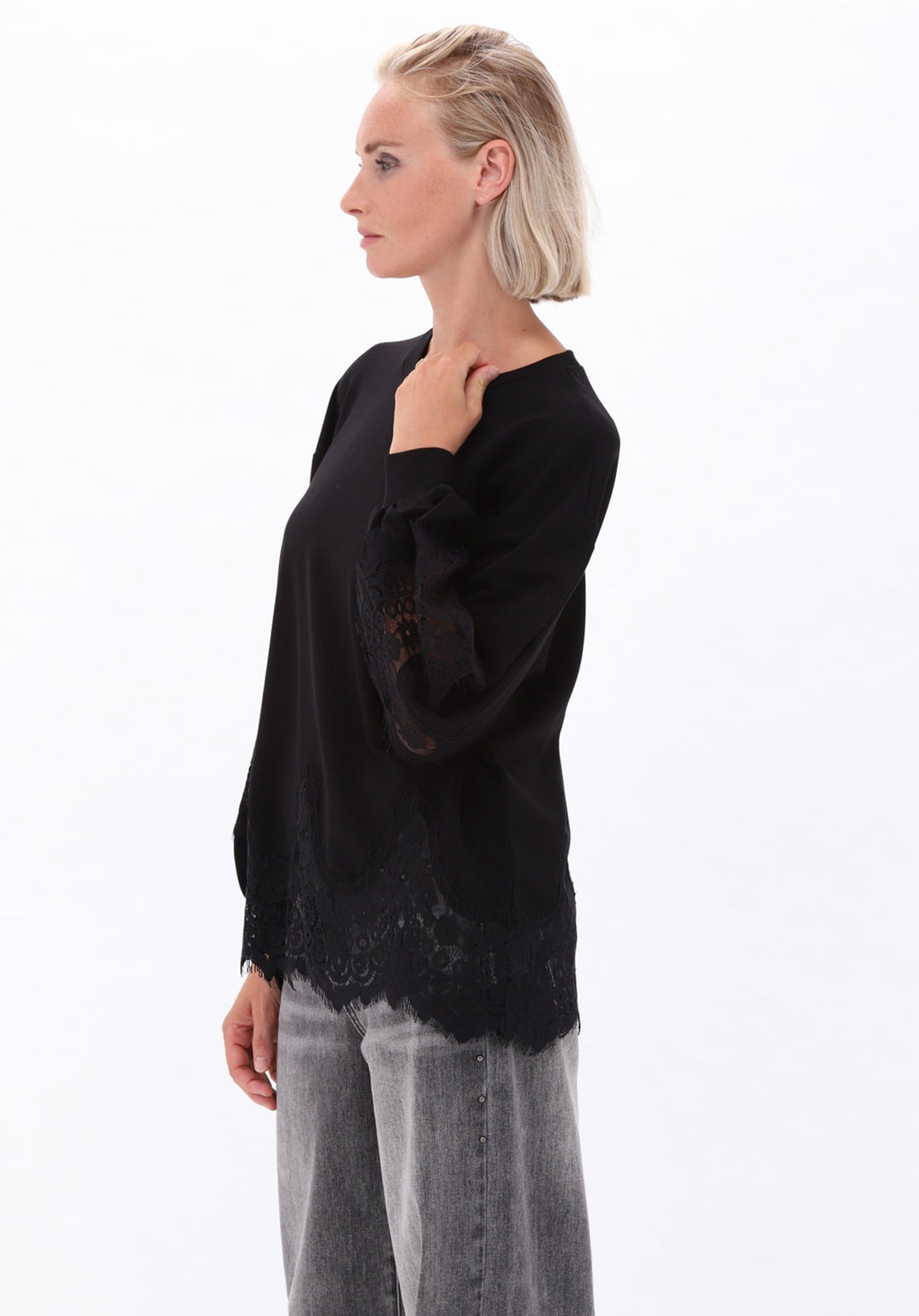 You're My Lobster — Top ronde hals met kant — campagnebeeld BLACK16
