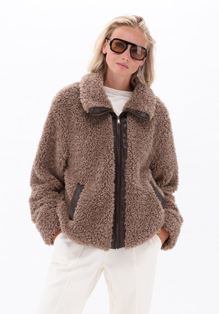 You're My Lobster — Asymmetrische top — campagnebeeld EGRET