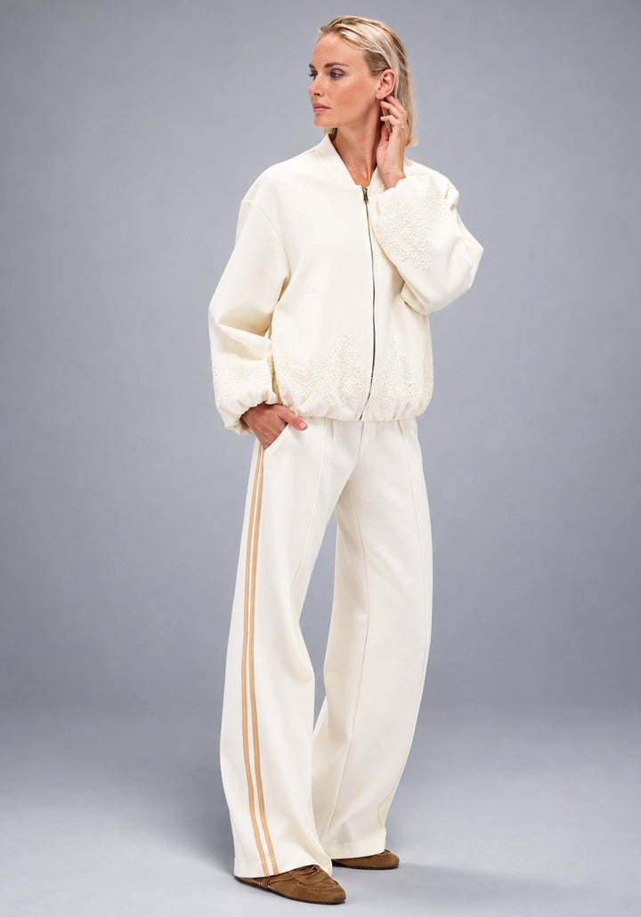 You're My Lobster — Joggers met strepen — campagnebeeld ECRU