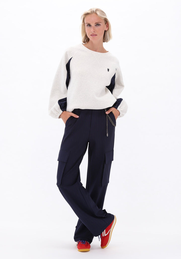 You're My Lobster — Cargo broek met krijtstreep & ketting — campagnebeeld NAVY