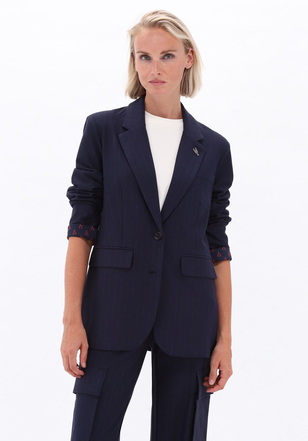 You're My Lobster — Blazer met krijtstreep & ketting — campagnebeeld NAVY