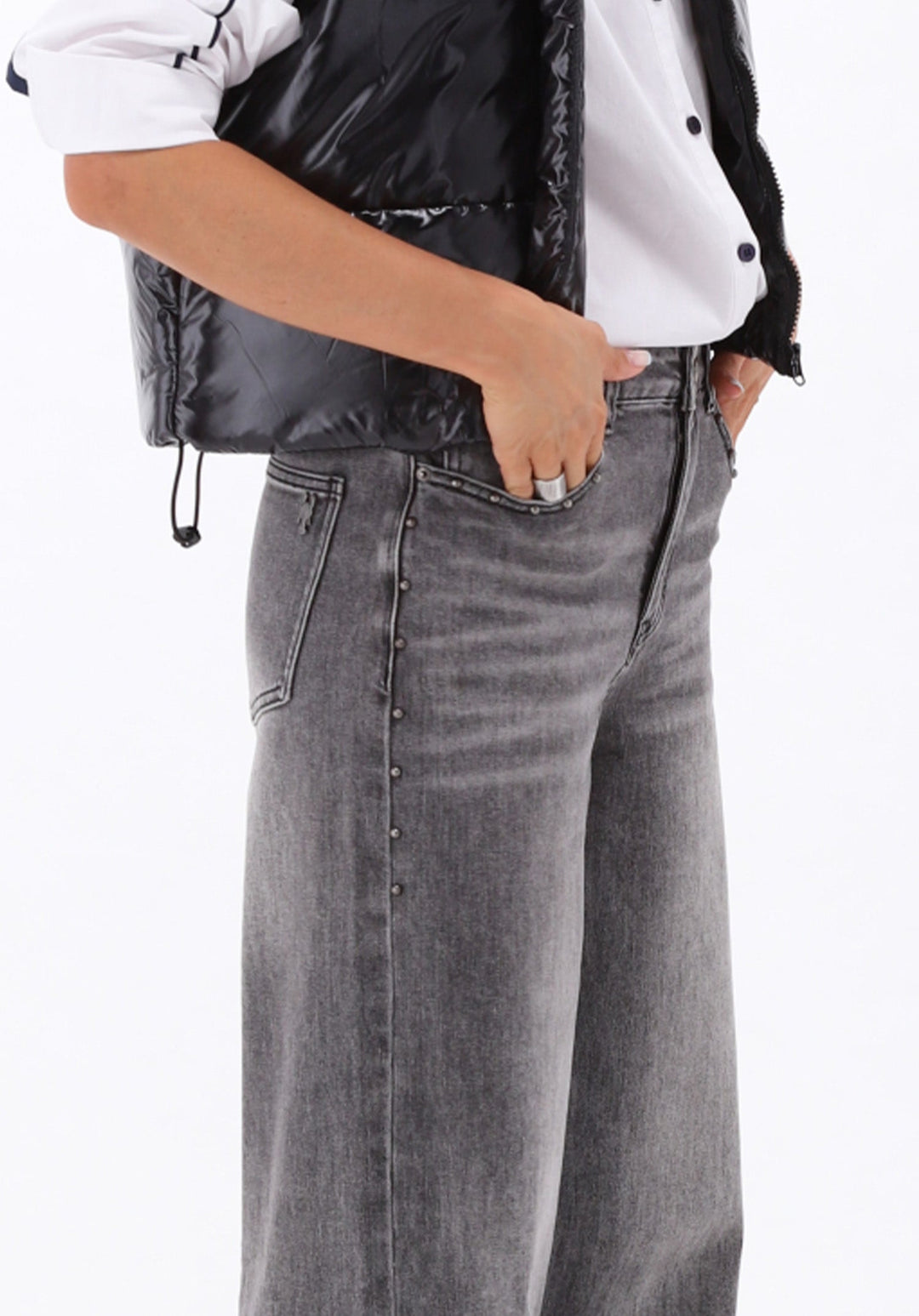 You're My Lobster — Wijde jeans met studs — campagnebeeld GREYDENIM8