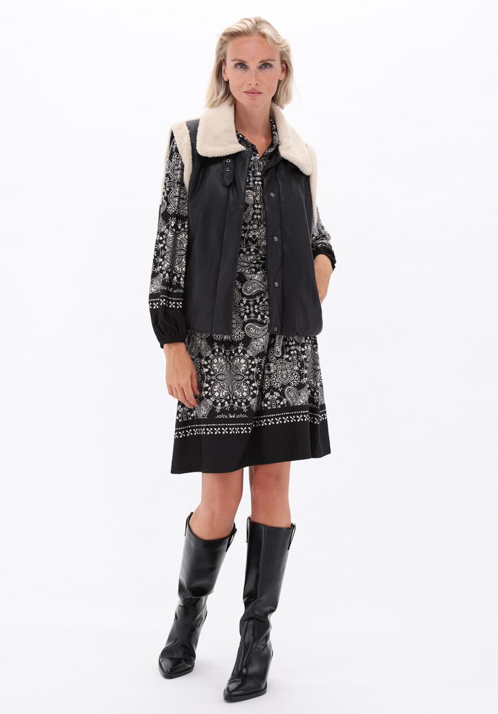You're My Lobster — Bodywarmer in lederlook — campagnebeeld BLACK36