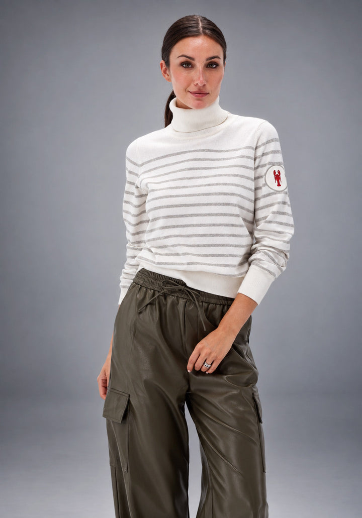 You're My Lobster — Cargo broek in lederlook — campagnebeeld DARKOLIVE21
