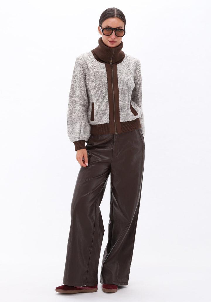 You're My Lobster — Wijde broek in lederlook — campagnebeeld CHOCLATEBROWN41